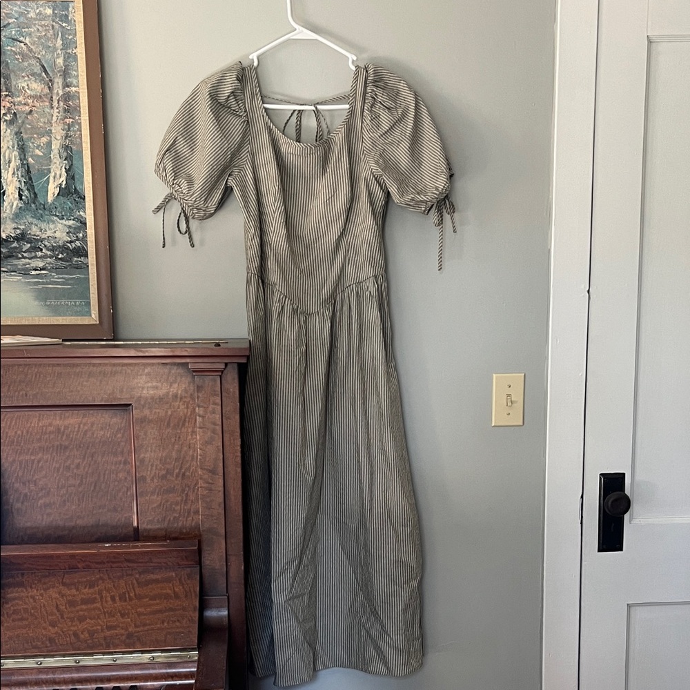 Neuflora Edith Puff Sleeve Dress